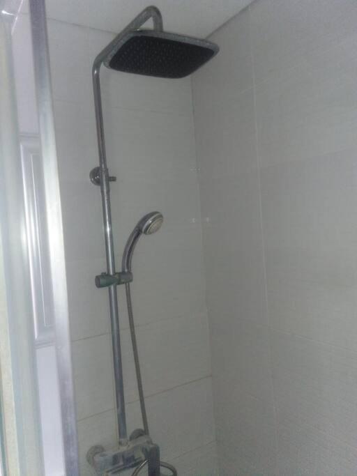 Mg Suite 1Bedroom Apartment By Just Inn Management Semarang Exterior foto