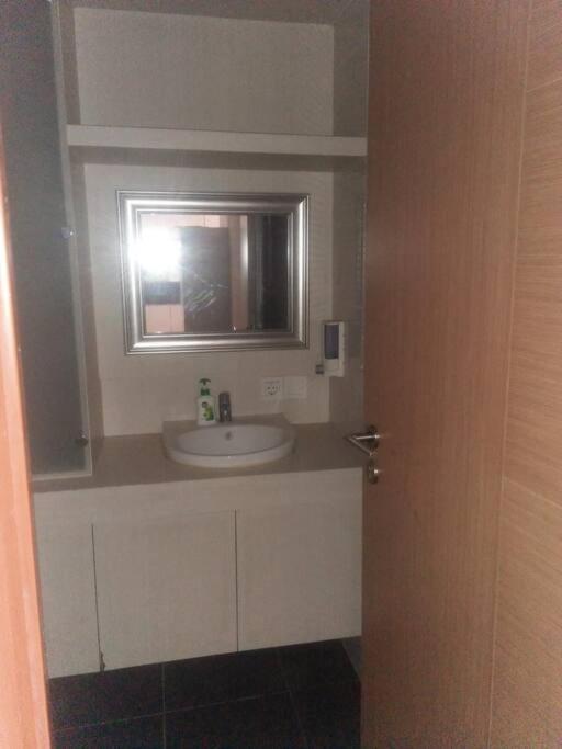Mg Suite 1Bedroom Apartment By Just Inn Management Semarang Exterior foto